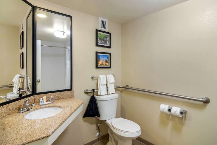 Room 10 of 48