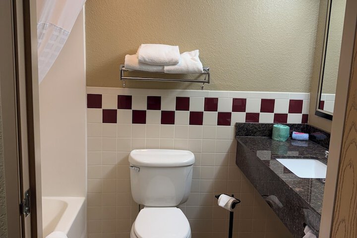 Rodeway Inn Hesston