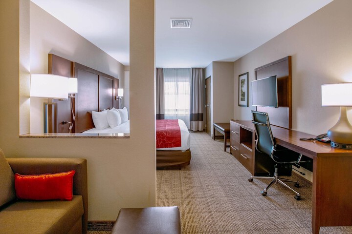 Comfort Suites Fishkill near Interstate 84