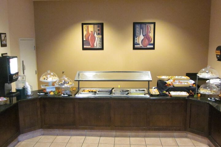 Breakfast/Coffee Service 34 of 40