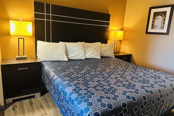 Room 25 of 36