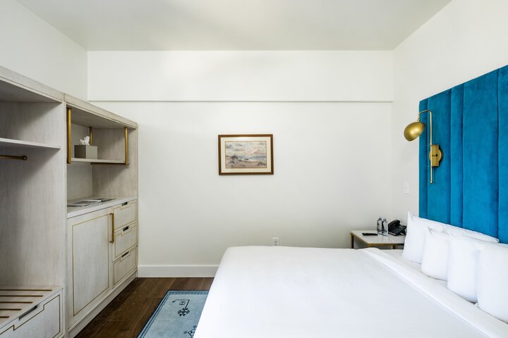 Room 15 of 72