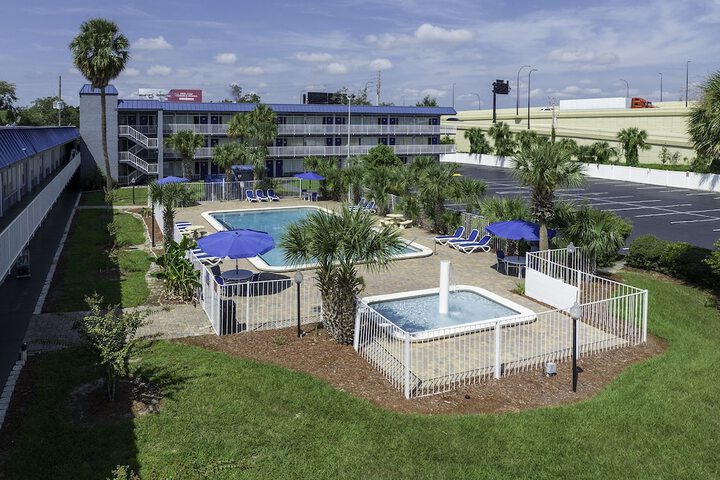Pool 9 of 51