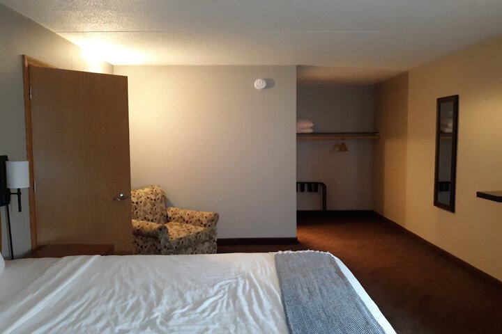 Room 38 of 76