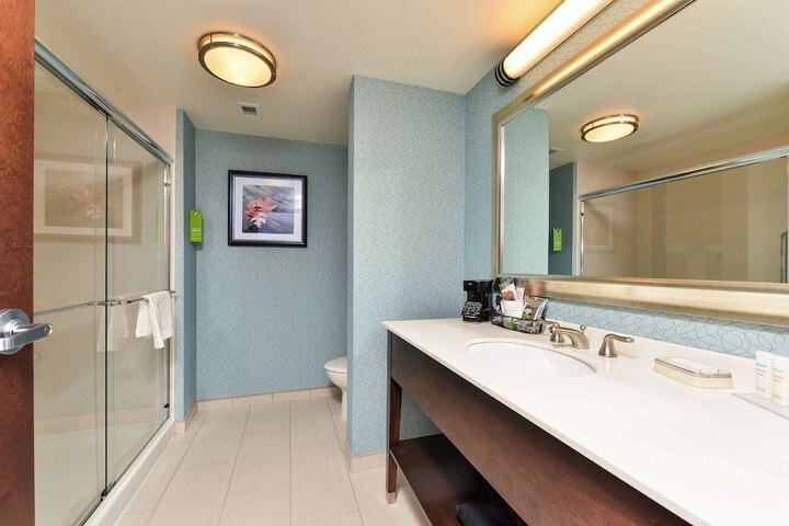 Hampton Inn Corning / Painted Post