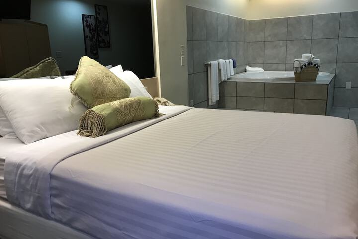 Room 8 of 43