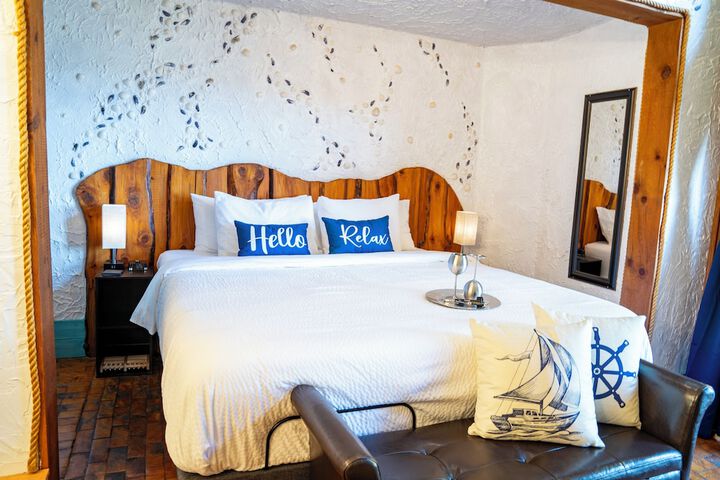 Room 52 of 151