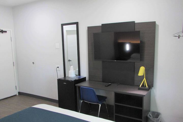 Room 12 of 36