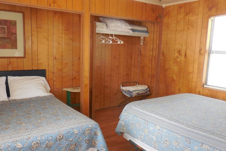 Room 27 of 79