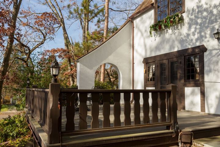 Castle on Glen - 3 Bedroom Home