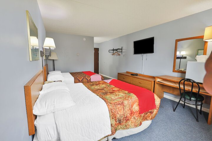 OYO Hotel Pipestone MN Canterbury Park