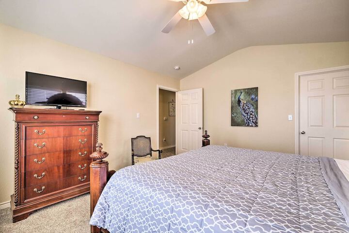 Walk to Lake: Family Gem w / Pool Access in Afton