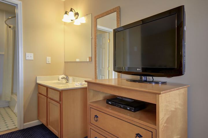 Room 11 of 23