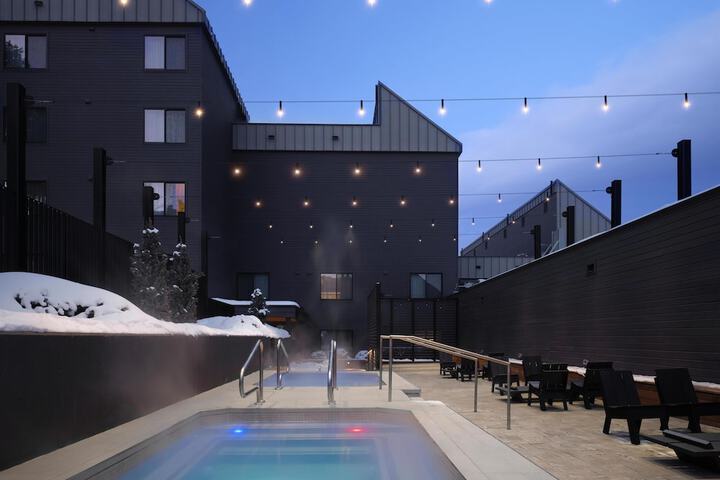 Hotel Alpenrock Breckenridge Curio Collection by Hilton
