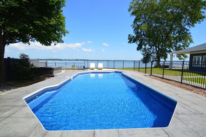 Waters Edge B & B Resort