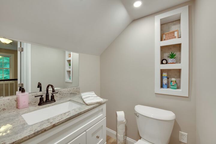 Charming Manheim Cottage w / On-site Animal Viewing