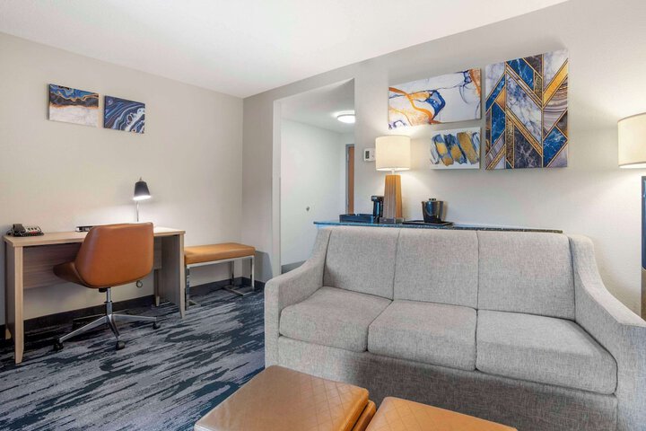 Room 18 of 39