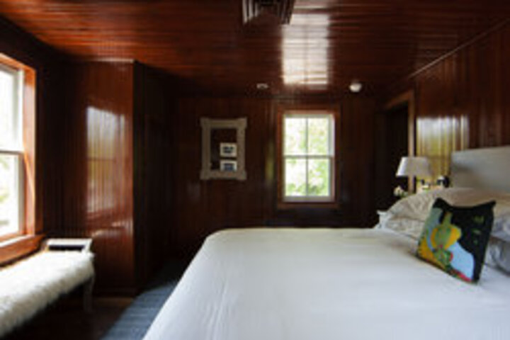 Room 73 of 88