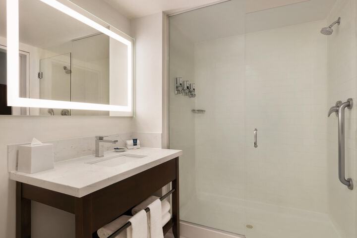 Room 15 of 34