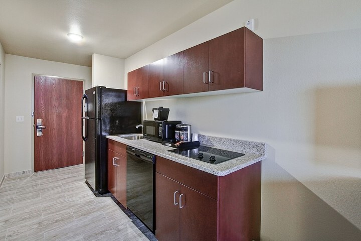 Cobblestone Hotel & Suites – Pulaski / Green Bay