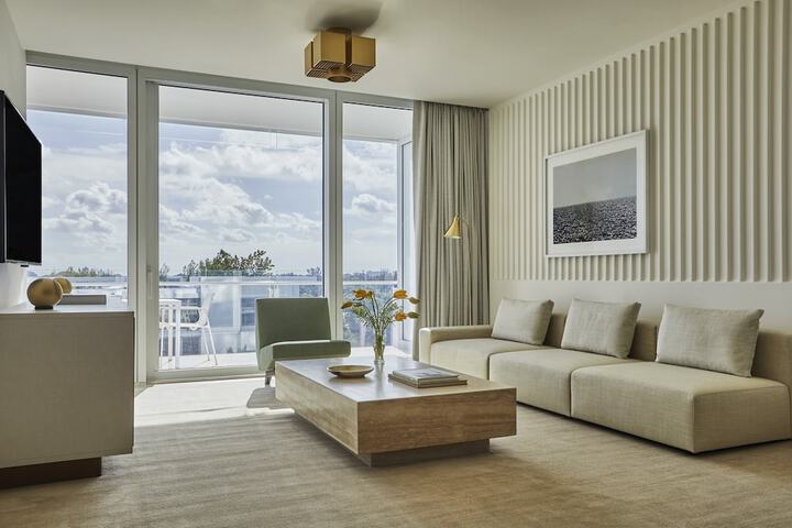 Room 52 of 92