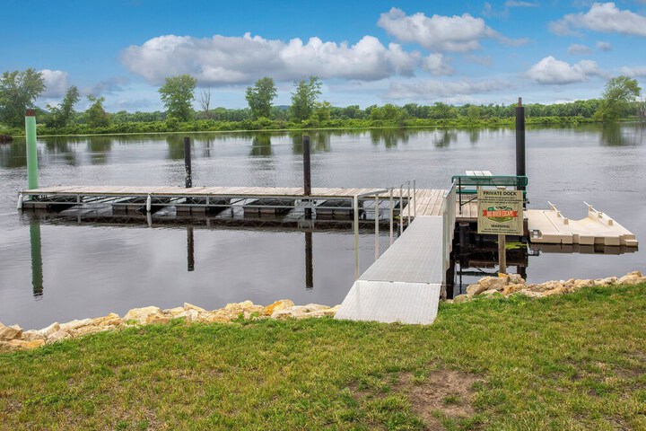 Big River Escape Riverside Cabins