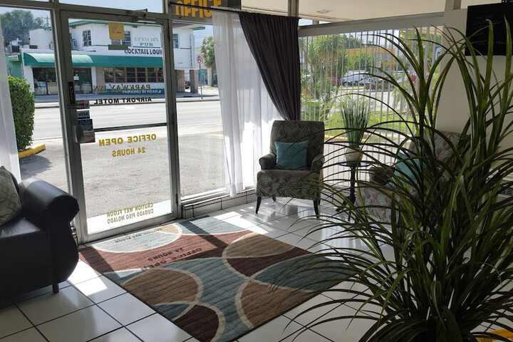 Business Center 40 of 47