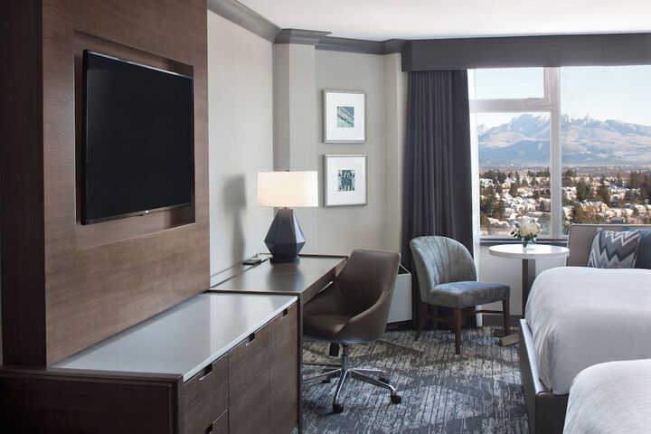 Sheraton Vancouver Guildford Hotel