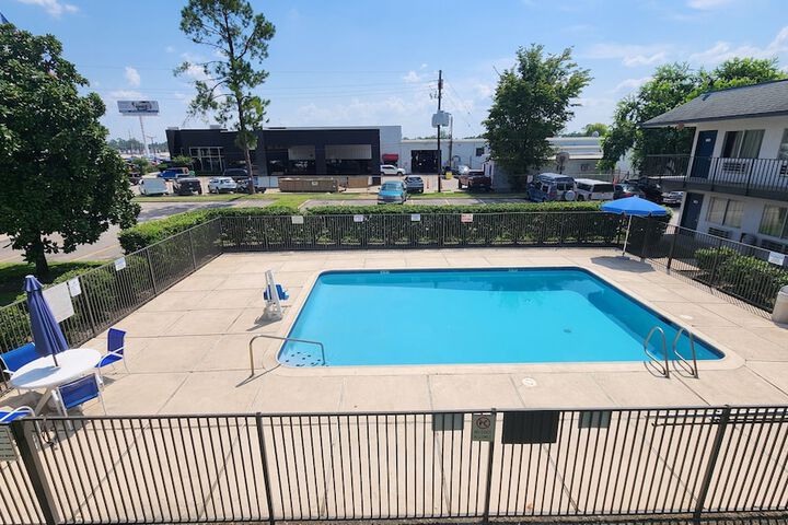 Motel 6 Conroe TX