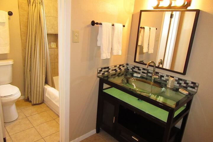 Room 14 of 32