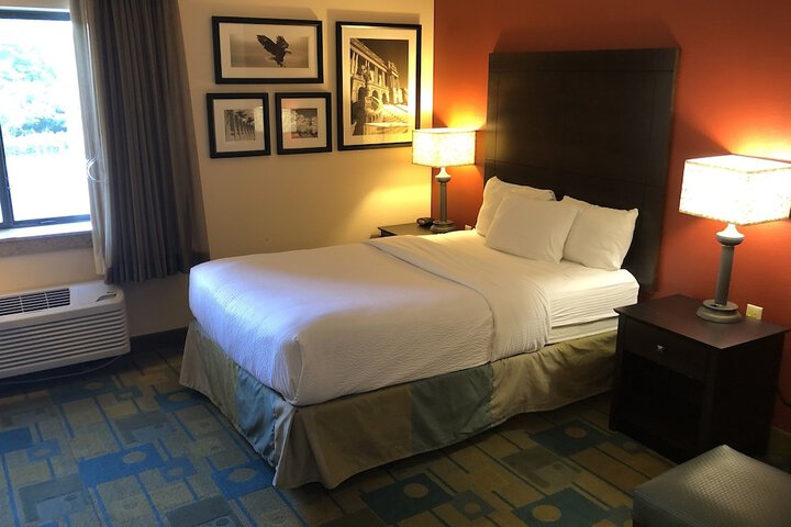 Room 11 of 30
