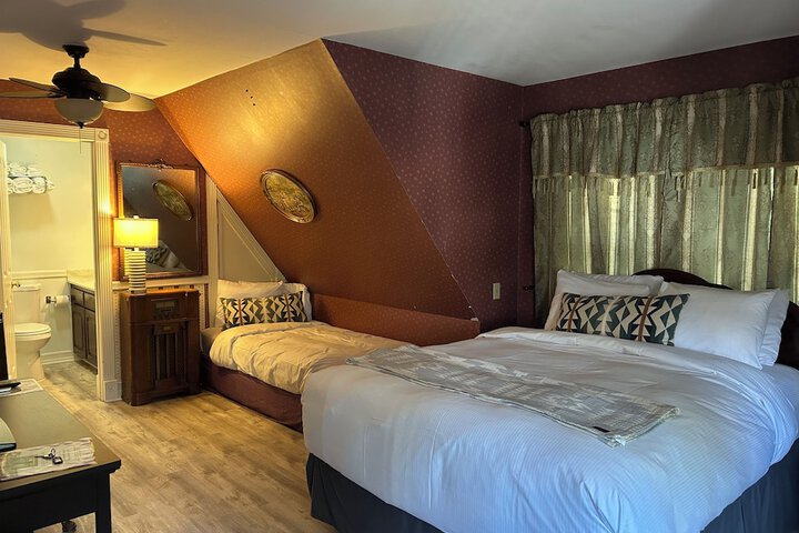 Arrowhead Lake Inn