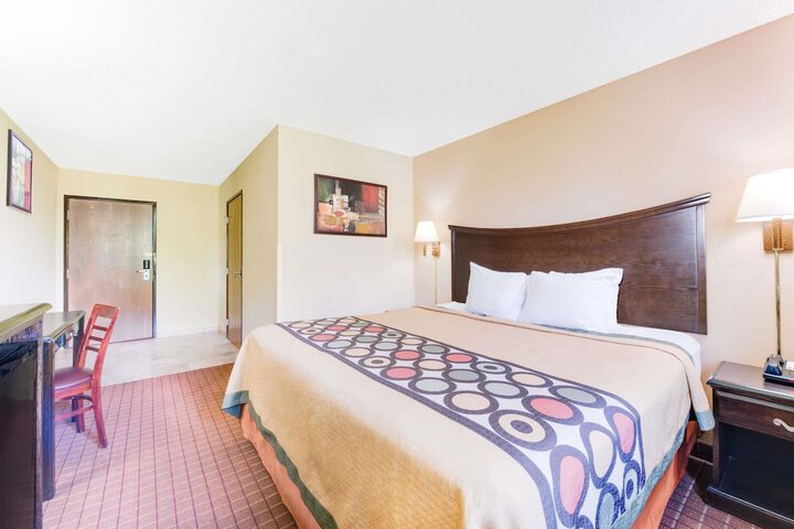Room 7 of 20