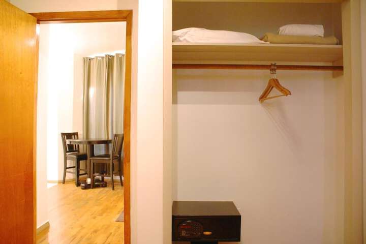 Room 18 of 43