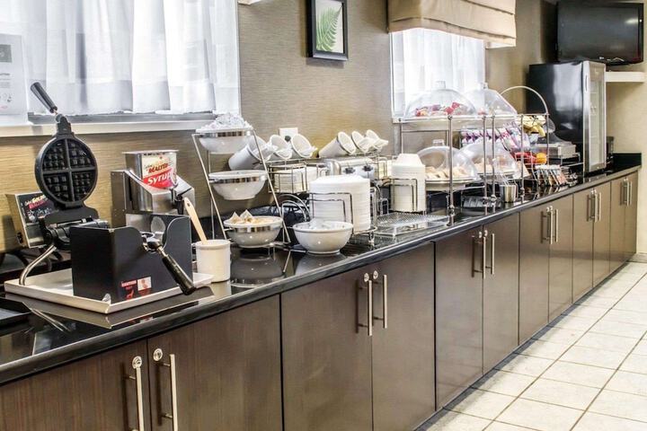 Breakfast/Coffee Service 22 of 25