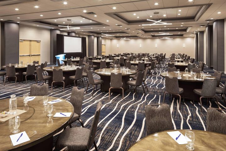 Delta Hotels by Marriott Minneapolis Northeast