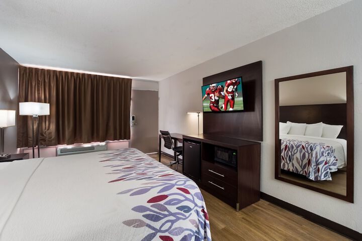 Room 27 of 32