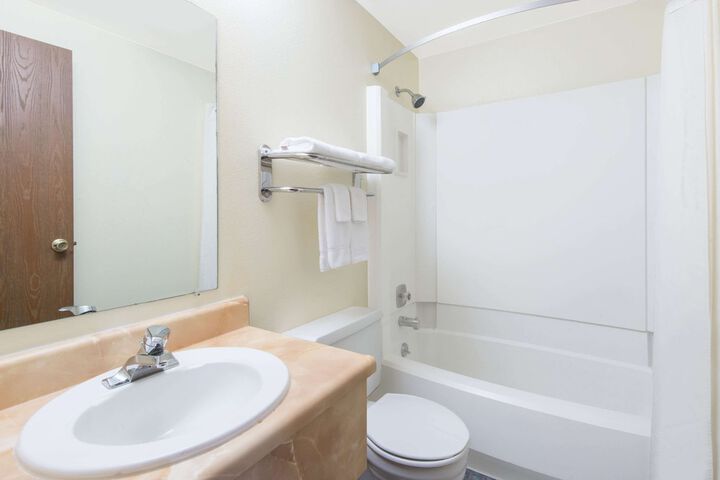 Room 15 of 27