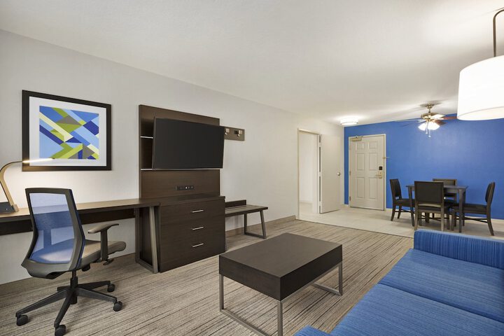 Room 18 of 36