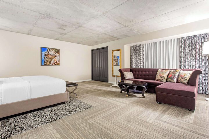 Room 25 of 51