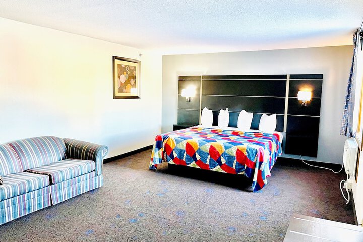 Room 9 of 22
