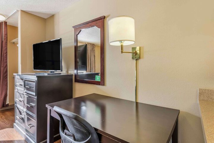 Room 13 of 35