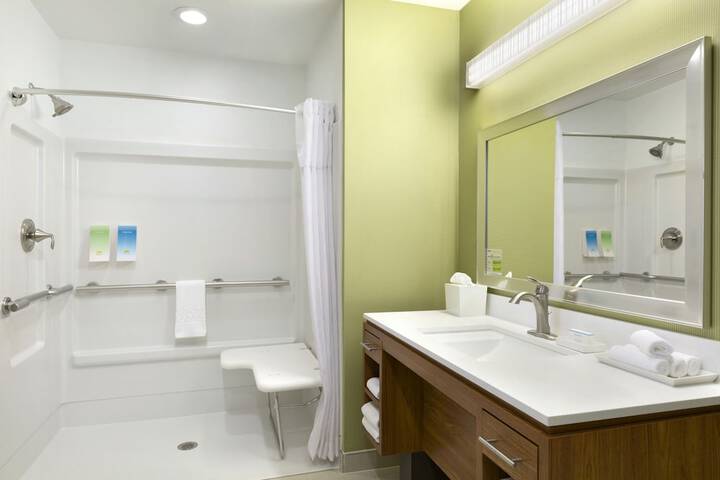 Room 6 of 22