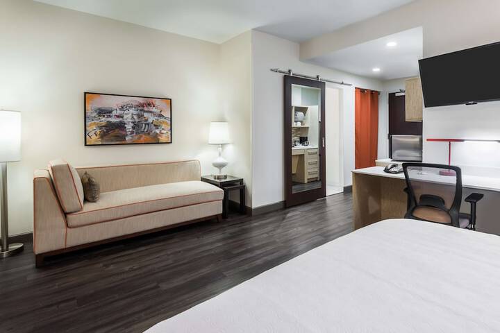 Room 18 of 39