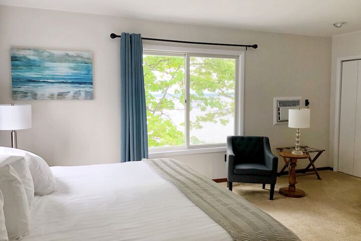 Room 12 of 21