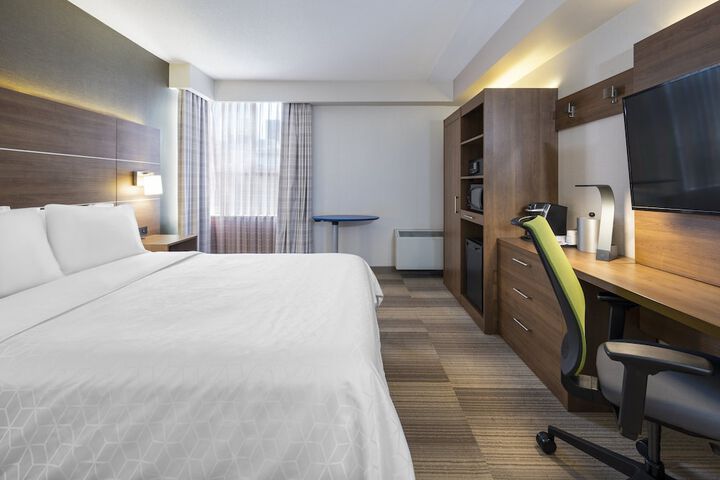 Room 42 of 73