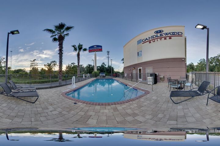Pool 21 of 60