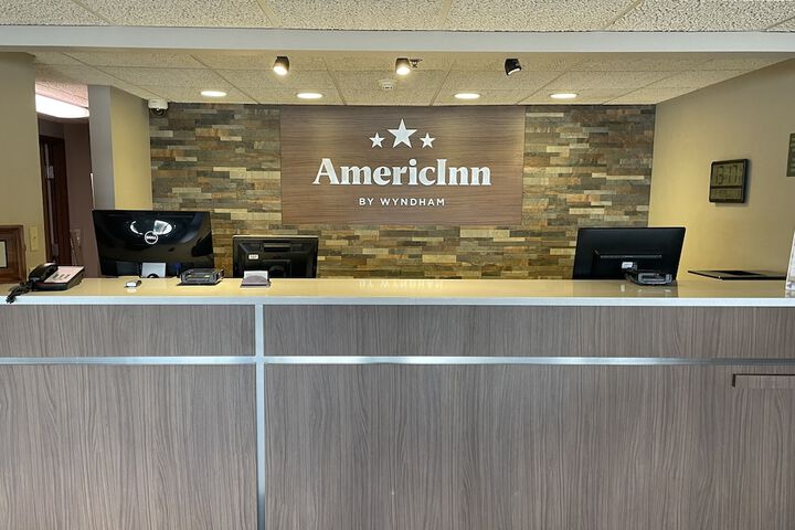 AmericInn by Wyndham Valley City - Conference Center