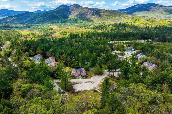 3 Mi to Story Land: All-season Family Condo