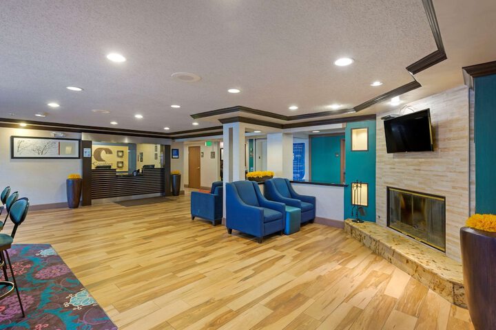 Hotel Interior 11 of 32